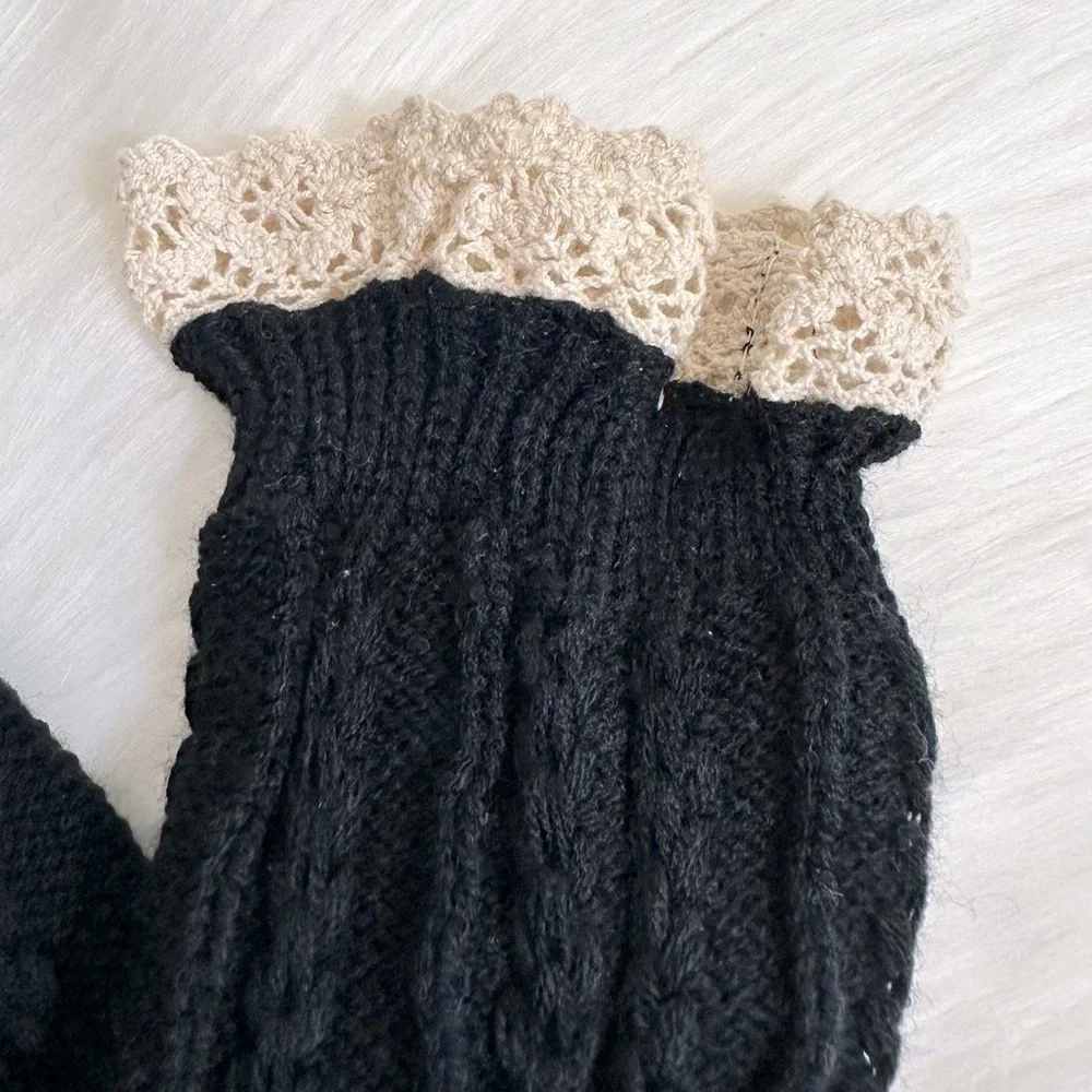 NWT Charlotte Russe Crochet Knit Boot Cuffs Toppers Black with Ivory OS